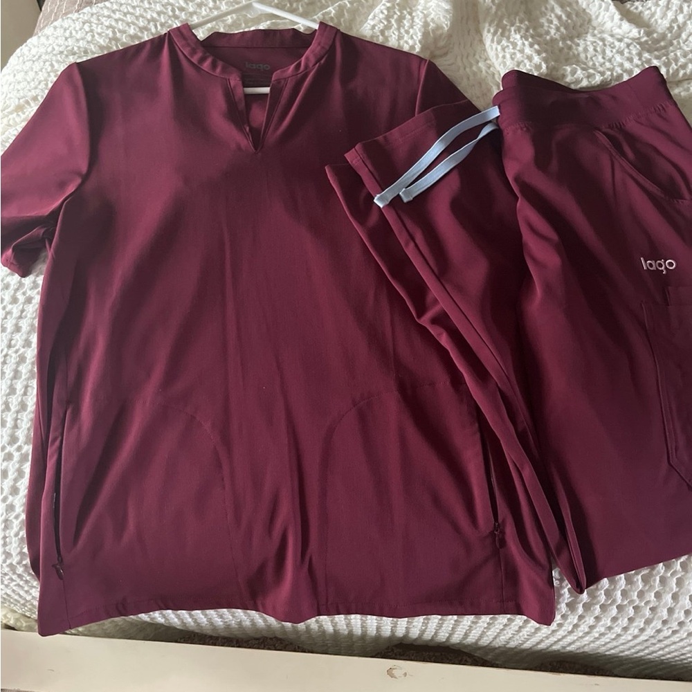 Lago scrub set